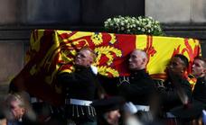 Procesión de Isabel II en Edimburgo