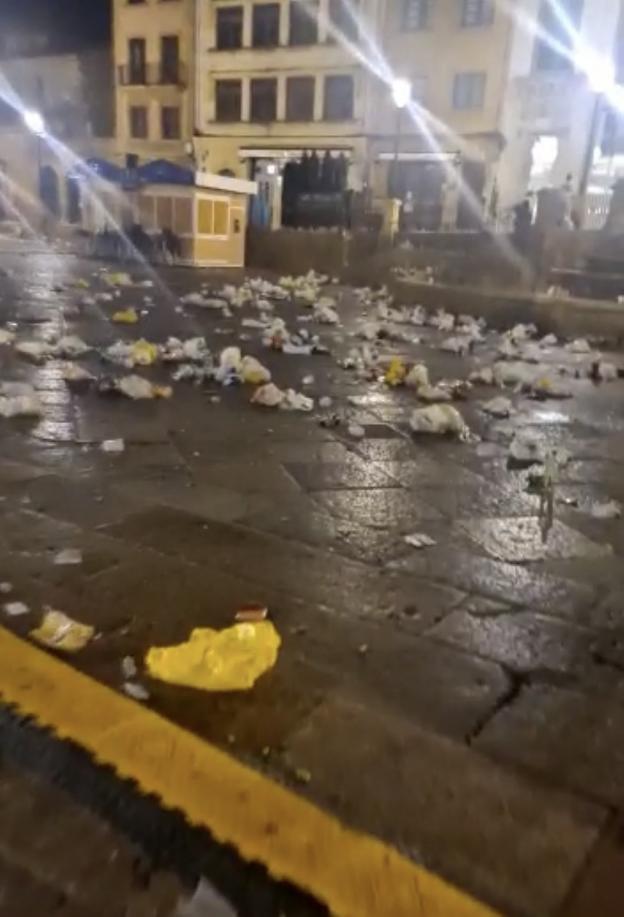 Cuatrocientos operarios limpian las calles durante las fiestas mateínas