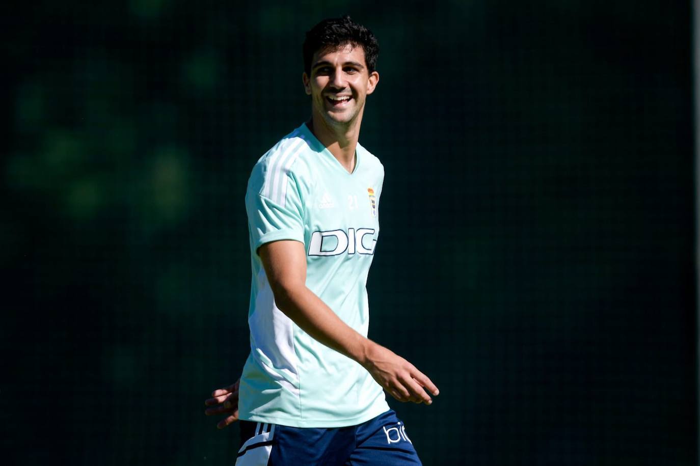 Pomares, principal novedad en la vuelta al trabajo del Real Oviedo