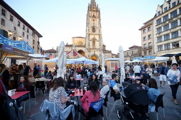 Las casetas hosteleras de Oviedo abrirán hasta las cuatro de la mañana para ganar afluencia
