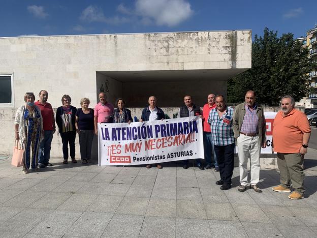 Los pensionistas del Caudal se quejan de la «terrible» situación del hospital mierense