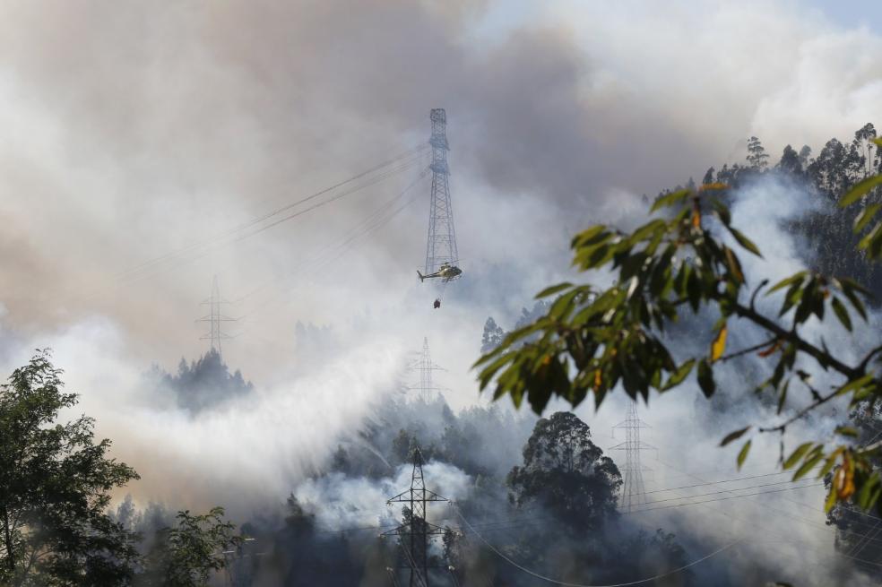 Un incendio en el Monte Areo calcina parte de la ladera de Serín