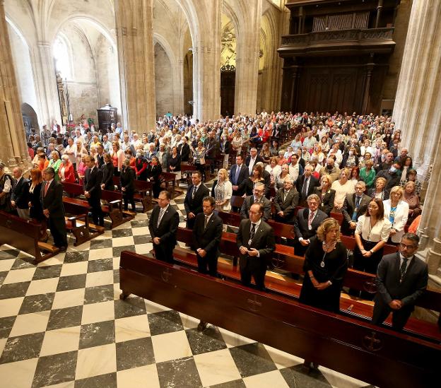 Dos mil personas llenan la Catedral en la misa de San Mateo