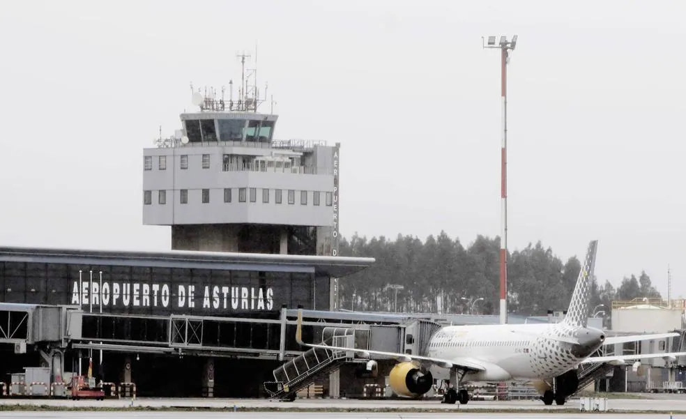 Desvían a Asturias un vuelo de Tenerife a Bristol por un problema de salud de un pasajero
