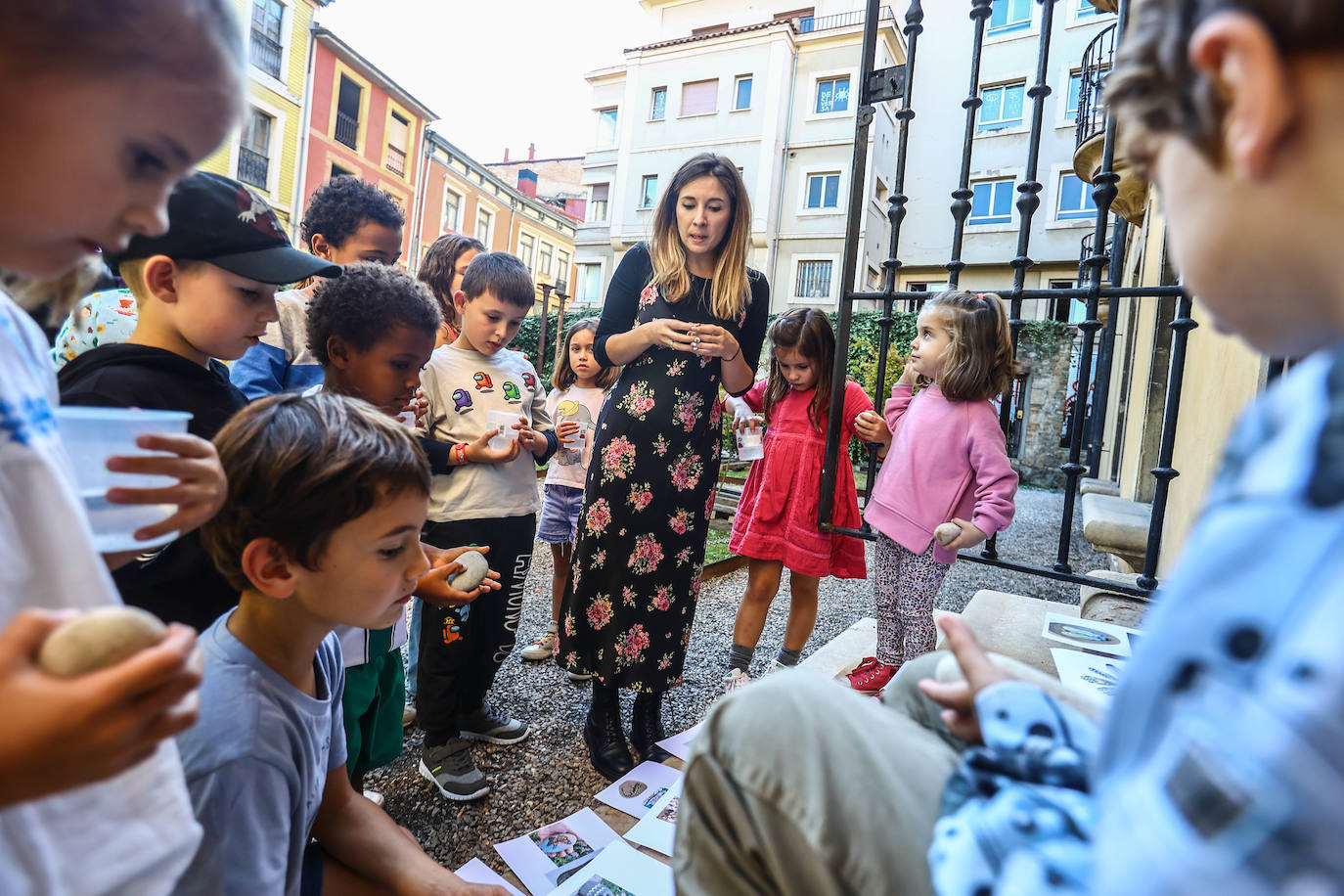 Una Noche Blanca 'redonda' llena las calles de cultura y colas