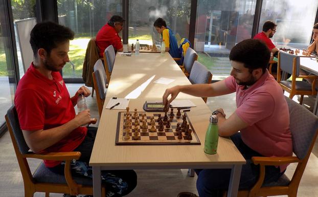 Naranco, Rico y Grupo, primeros líderes