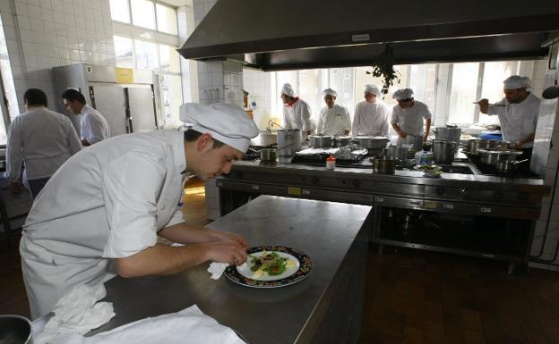 El Principado proyecta una Escuela Rural de Gastronomía que una «tradición e innovación»