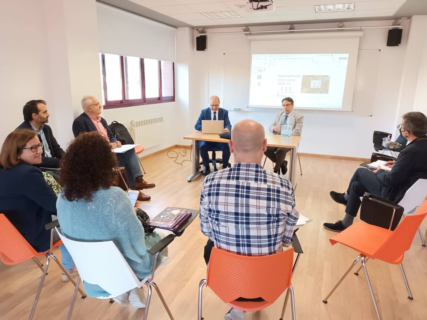 Educación implanta un nuevo protocolo para frenar el ciberacoso