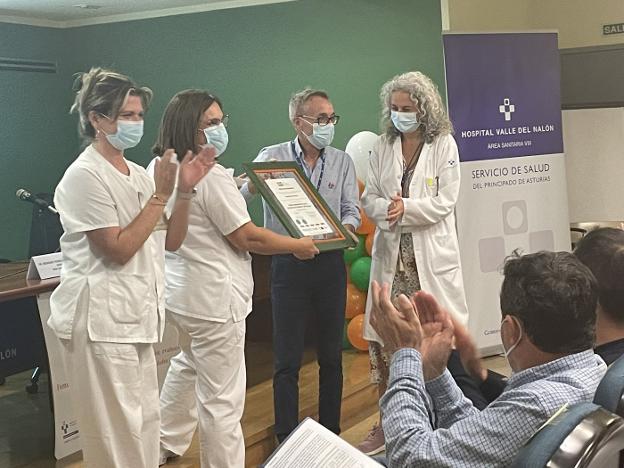 El Hospital del Nalón renueva su reconocimiento como centro excelente en cuidados