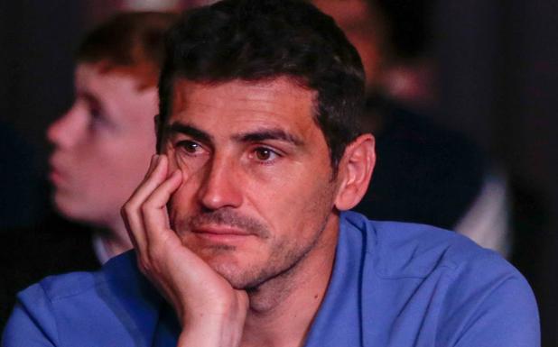 Iker Casillas asegura que le han hackeado su cuenta de Twitter tras un polémico mensaje