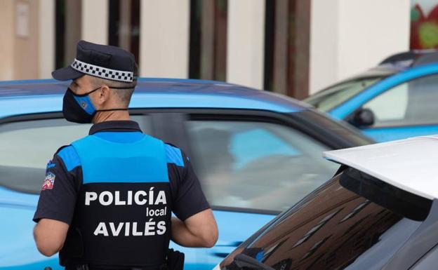 Choca contra un coche en un semáforo tres heridos leves y da positivo en alcohol