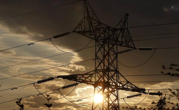 3.000 millones de euros para «proteger de la subida del precio de la electricidad al 40% de los hogares»