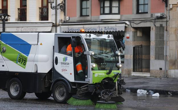 Emulsa aparta a un barrendero de calle denunciado por corrupción de menores y pendiente de juicio
