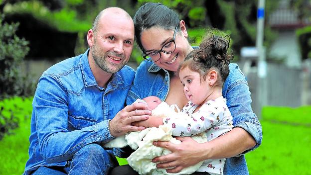 «Nadie en el hospital nos explicó cuál es el protocolo con los bebés»