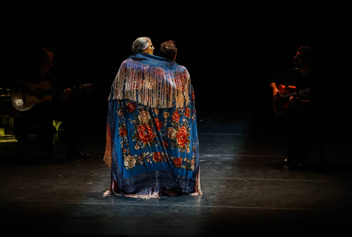 El cante y baile flamenco, vínculo de unión de la poesía española con Linares y Pagés