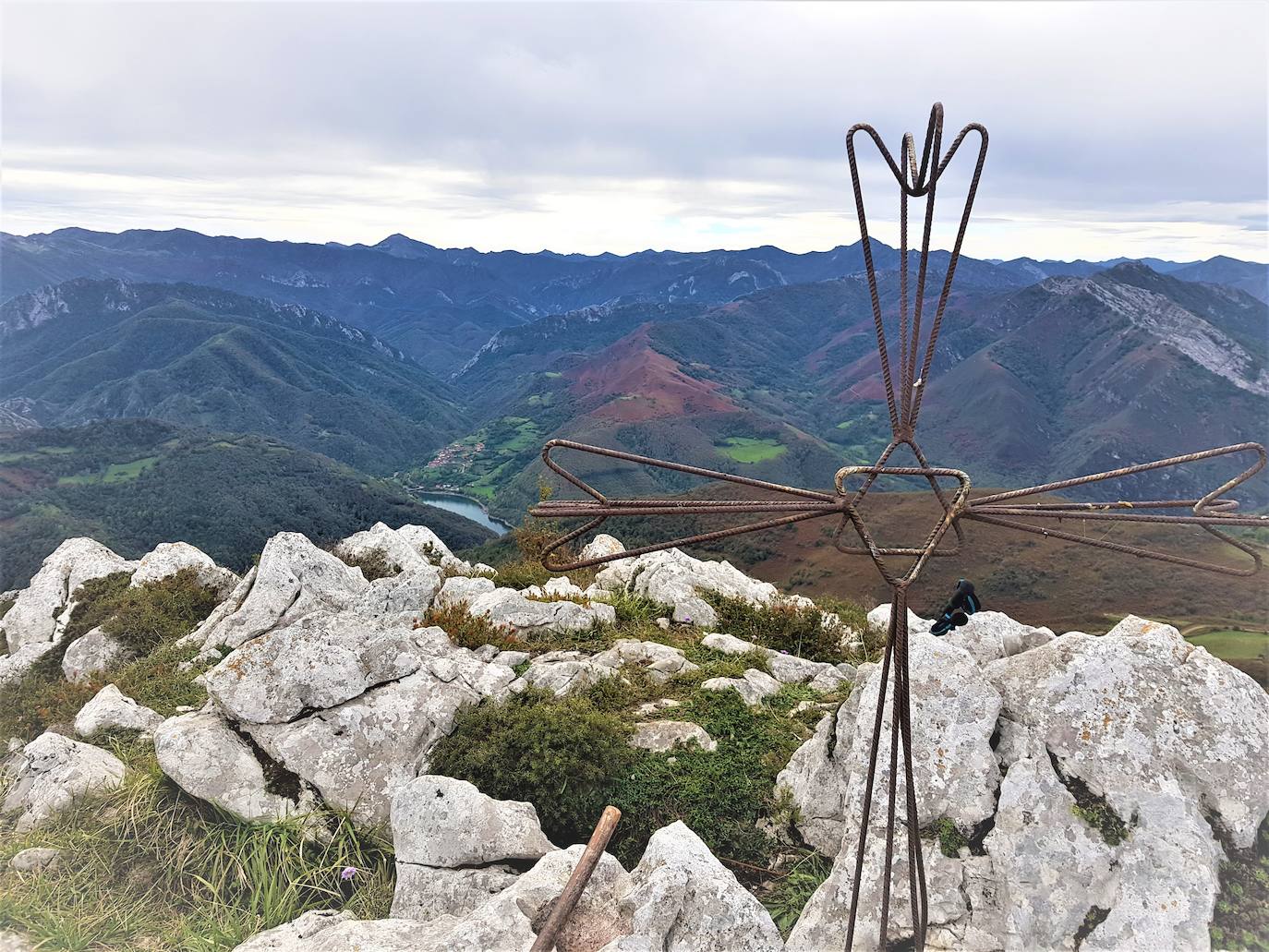 Busllar y Trapa: dos cumbres y un precioso paseo por Redes