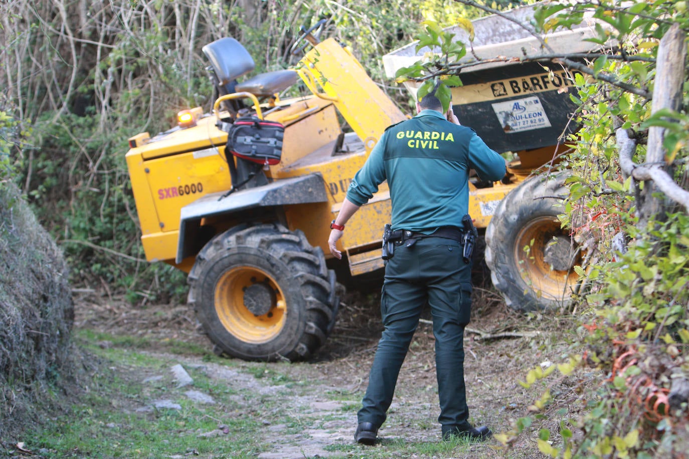 Un herido en Lena al caerse de un dúmper