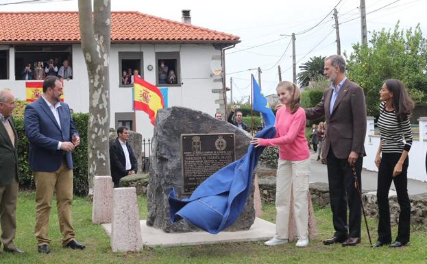 La Reina lee el discurso de la Princesa Leonor: «Algo les sentó mal, es una grastroenteritis leve»