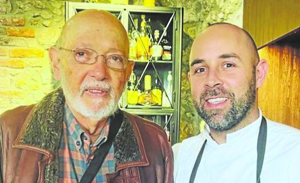 Eduardo Matos Moctezuma saborea las delicias del Cantábrico