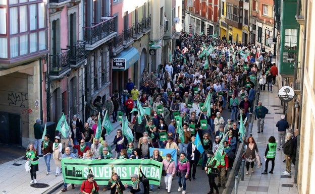 Manifestación en Oviedo para «salvar la fábrica de La Vega»