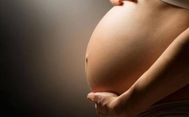 Da a luz en un taxi y recibe la factura para pagar la limpieza del coche: «Es un poco descarado»