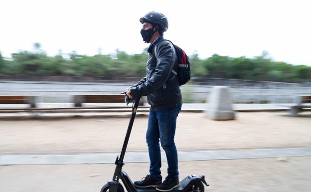 Esta es la nueva señal de tráfico para patinetes eléctricos que entrará en vigor en 2023