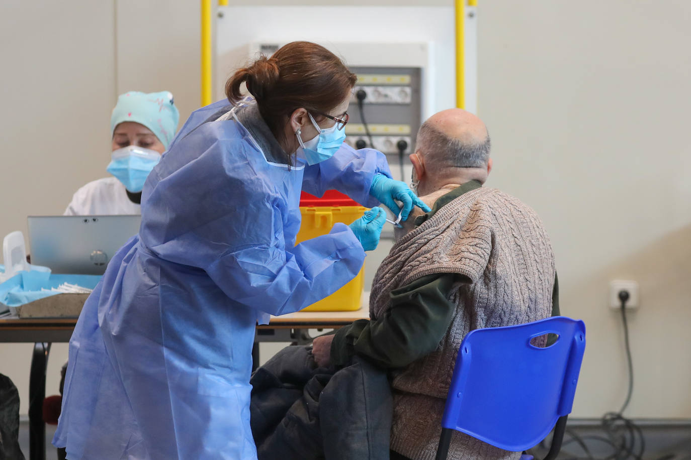 Vacunación frente a la covid en Asturias: estas son las personas que ya pueden solicitar cita previa