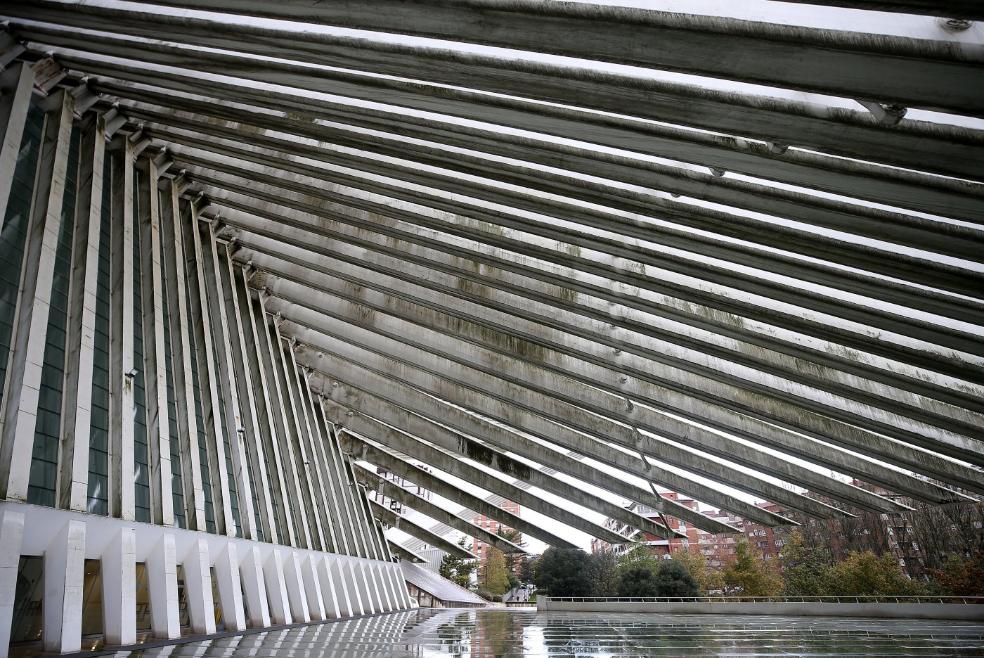 La galería del Calatrava, llena de óxido y goteras