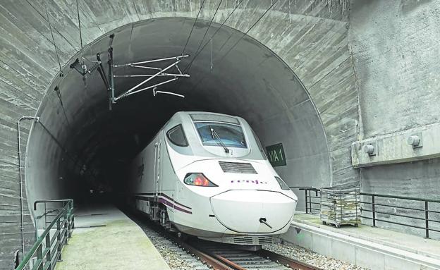 Transportes rechaza «competiciones» entre corredores ferroviarios y afirma que «hay cabida para todos»