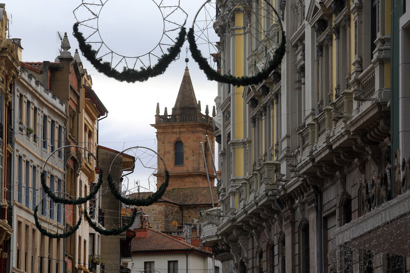 ¿Cuándo se encienden las luces de Navidad en cada concejo de Asturias?