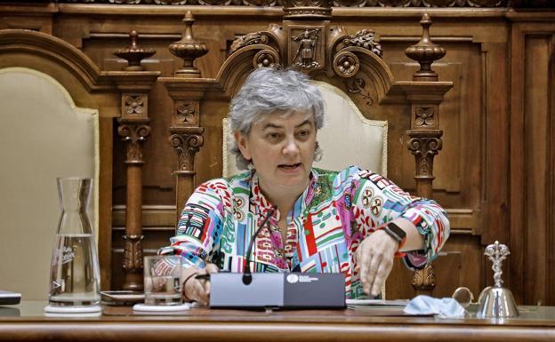 Ana González: «Si me llaman sectaria por cumplir un programa electoral, les doy la razón»