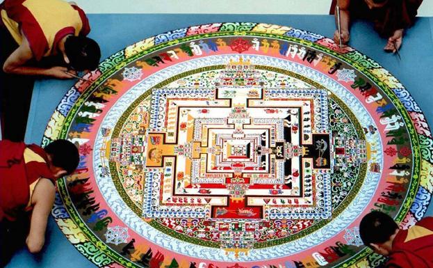 Todos los monjes de un templo budista en Tailandia dan positivo en metanfetamina