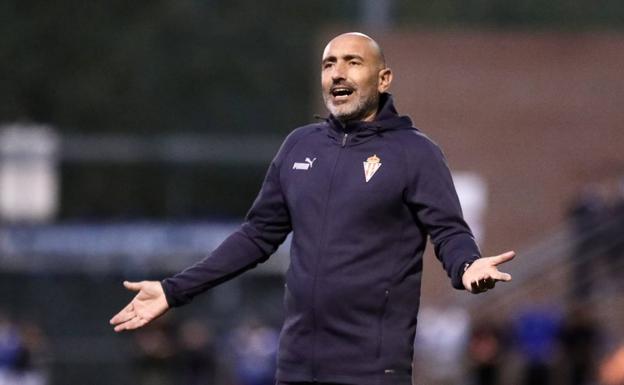 Abelardo: «Si no somos capaces de hacernos con el balón, vamos a perder contra Las Palmas»