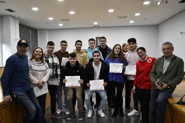 Cruz Roja culmina con éxito la formación de los nuevos socorristas marinos de Castrillón