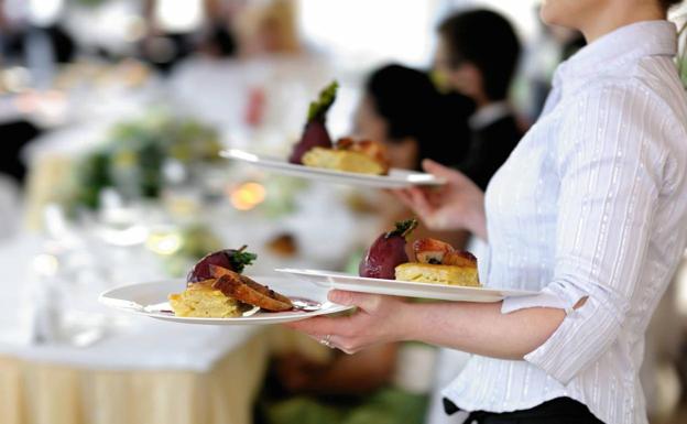 La cruda respuesta de un restaurante a una crítica: «Cambia de familia»