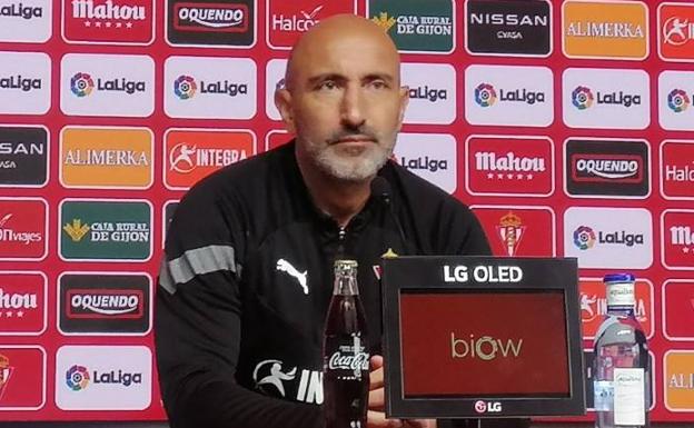 Abelardo: «Mañana prefiero jugar mal y ganar; necesitamos un buen resultado»