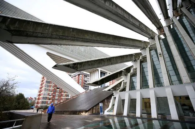 El despacho de arquitectura de Calatrava lamenta «el abandono y descuido» de la galería