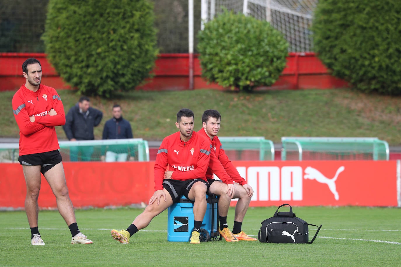 El Sporting entrenará el sábado y preparará las últimas horas del derbi en un hotel de Gijón