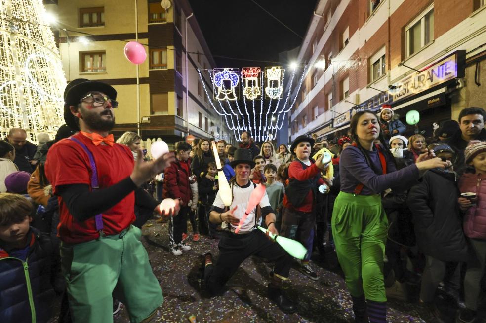 Llanera recibe la Navidad con un alumbrado «sostenible»