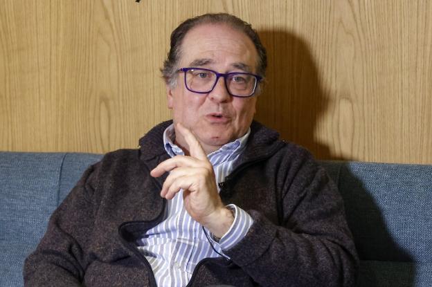 «En 1979 cada asturiano hacía ocho viajes al año en Feve, ahora solo uno»