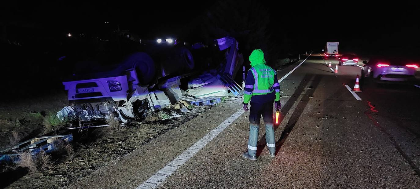 Tragedia en Zamora: muere un camionero tras chocar con un autobús de la línea Madrid-Asturias