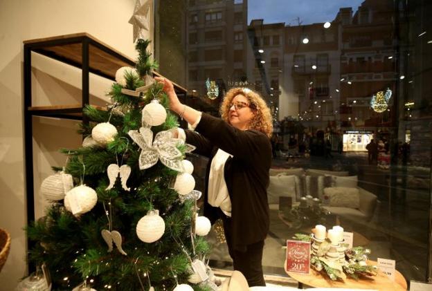 La venta de artículos navideños se desploma en Asturias por la crisis de precios