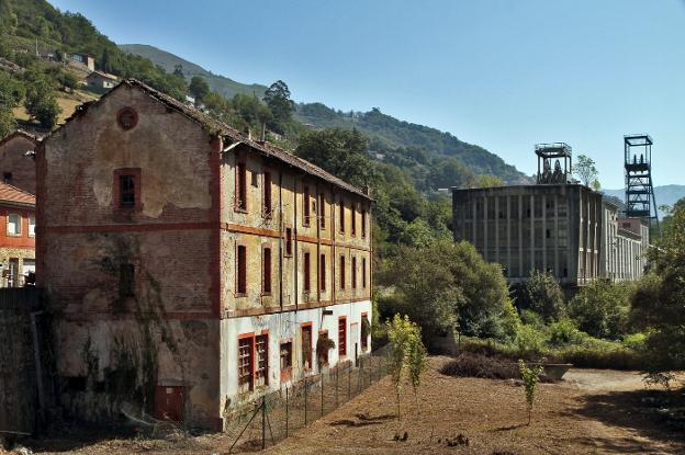 El economato del pozo Santa Bárbara: «Es Bien de Interés Cultural por méritos propios»