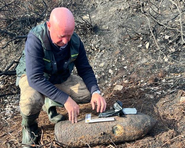 Localizada una bomba de la Guerra Civil en una pista forestal de Cangas de Onís
