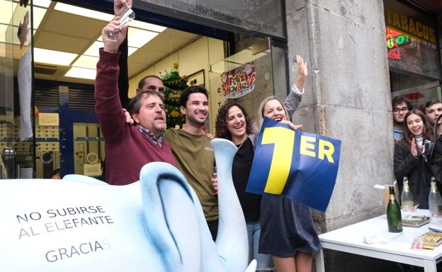 Un lotero asturiano de Madrid vende diez décimos del Gordo