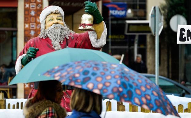 Asturias recibe la Navidad con lluvias