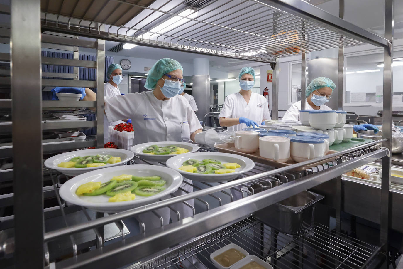 Una cena de Nochebuena especial para los pacientes del Hospital de Cabueñes