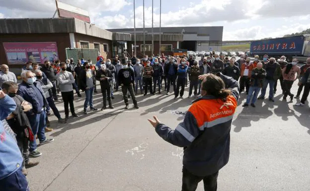 Fade y sindicatos urgen una prórroga para el contrato relevo de la industria, «vital» en Asturias