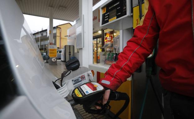 Los requisitos para recibir el cheque de 100 euros para gasolina