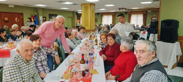 Comida de hermandad navideña de los mayores